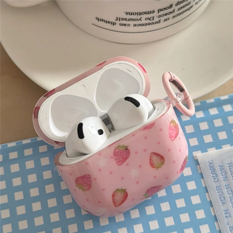 Etui na AirPods 3 Etui z wzorem truskawki z miękkiego TPU z karabińczykiem