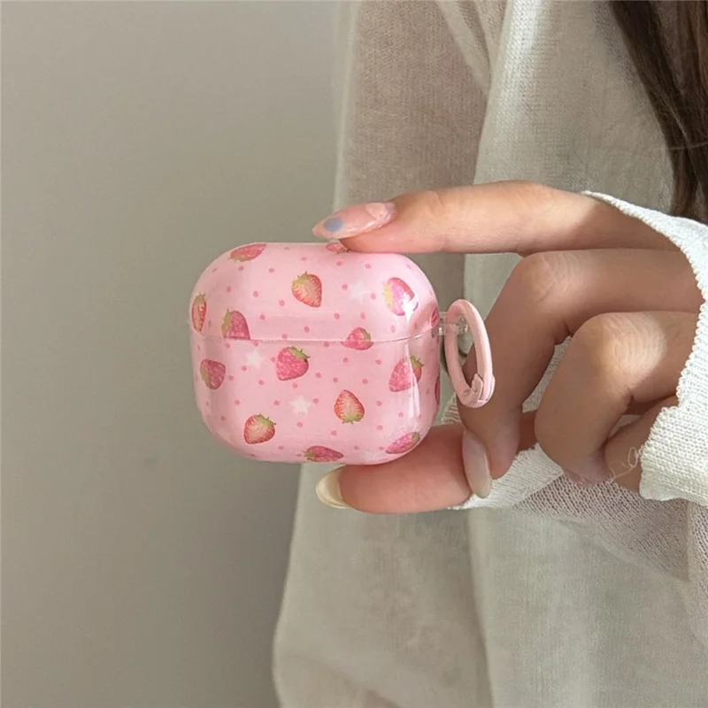 Etui na AirPods 3 Etui z wzorem truskawki z miękkiego TPU z karabińczykiem