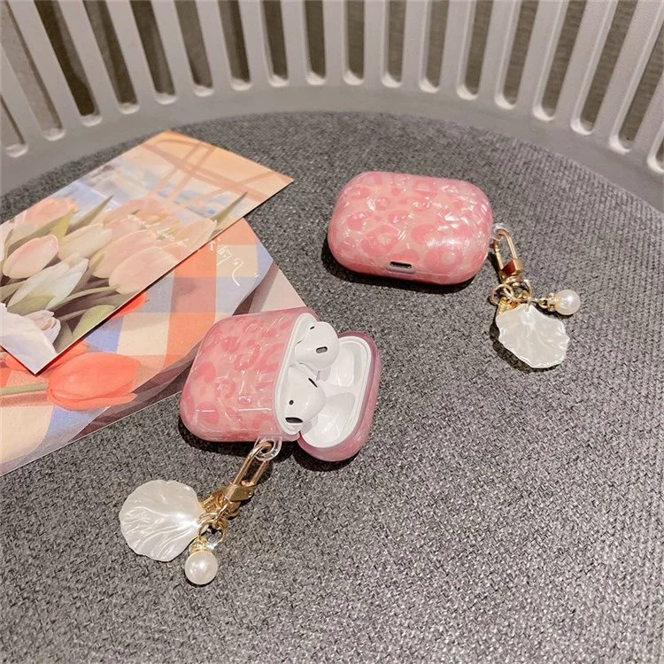 Pour Apple AirPods Avec Cas de Charge (2016) / (2019) / AirPods Avec Case de Charge Sans Fil (2019) Grain Shell Grain TPU Bluetooth Ecoutphone Charging Couvercle de Protection Avec Pendentif en Forme de Coque