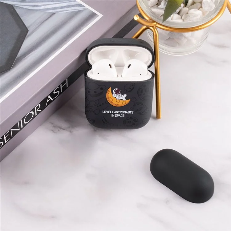 For Apple AirPods with Wireless Charging Case (2019) / AirPods with Charging Case (2019) / (2016) TPU Earphone Charging Case Water Transfer Printing Protective Cover - Black Astronaut