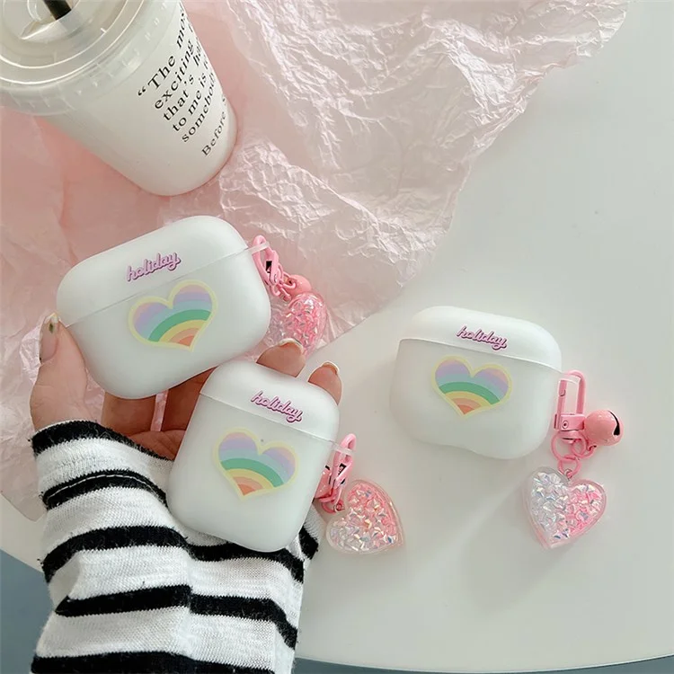 Para a Apple AirPods Com o Caso de Carregamento (2016) /(2019) / AirPods Com Estojo de Carregamento Sem Fio (2019) Caixa de Fone de Ouvido Com Padrão de Arco-íris Anti-shock TPU Macio TPU Com Pingente de Coração