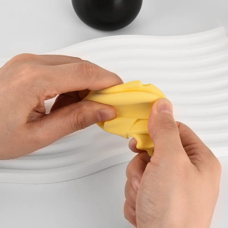 Etui silikonowe do Huawei FreeBuds 5, ochronna pokrywa z zabezpieczeniem przed upadkiem, zabezpieczenie na słuchawki Bluetooth z hakiem - czerwone