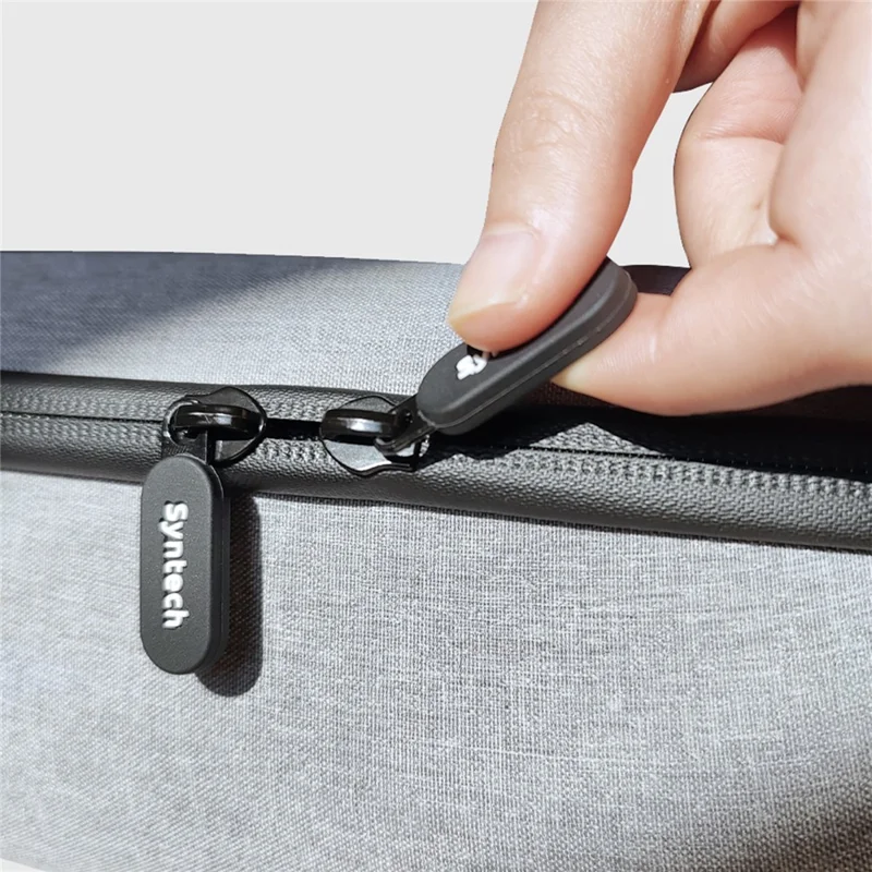 SYNTECH Size L Storage Case for Meta Quest 3S / Quest 3 / Quest 2 / Quest Pro / Pico 4 / Pico 4 Ultra VR Headset Carrying Bag - Grey