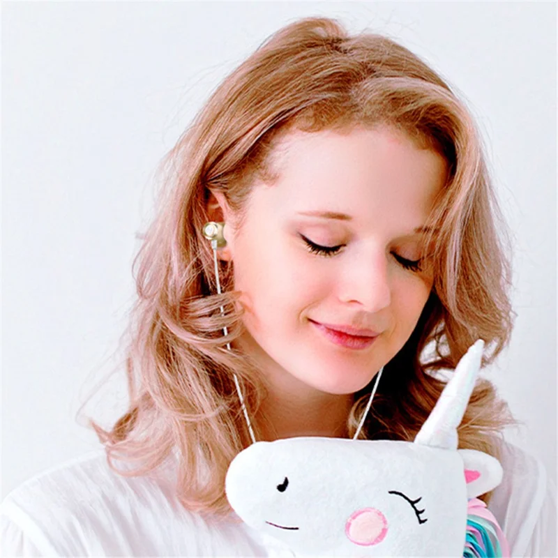 CELEBRAT D5 3.5mm Wire Control In-ear Earphone Magnetic Earbuds Music Headset - White