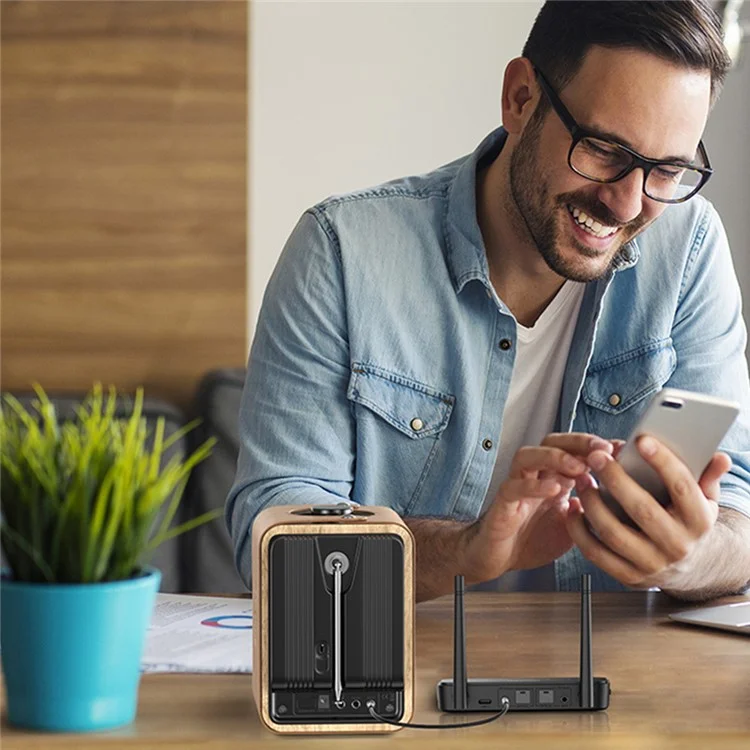 UGREEN 100m Long Range Bluetooth-compatible 5.0 Transmitter Receiver AptX LL AptX HD Audio Adapter Wireless Audio Dongle for TV Home Stereo