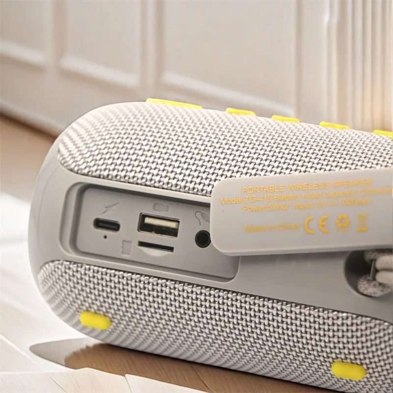 T&G 419 Portable Speaker Support TF Card  /  U Disk, Bluetooth-Compatible Speaker Subwoofer Wireless Audio Device with FM Radio - Black