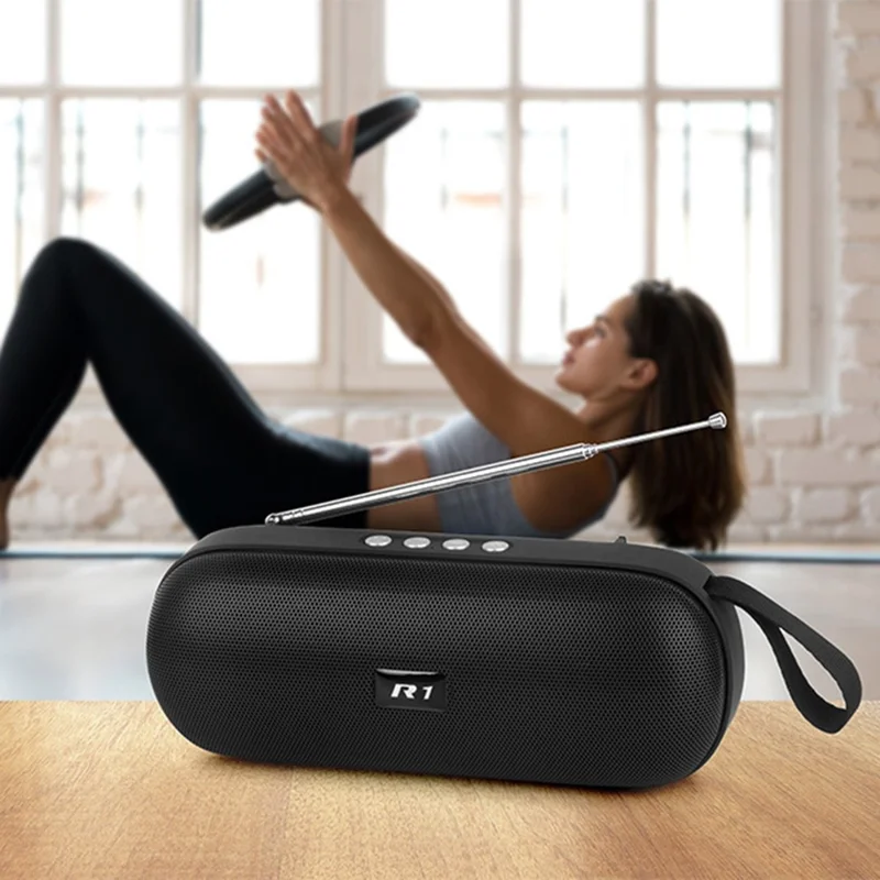 R1 FM Radio Bærbar Højttaler TWS Bluetooth-kompatibel Baslyd Subwoofer - Rød