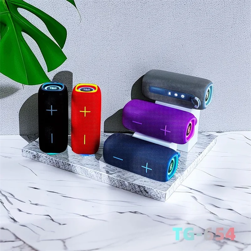 T&G TG-654 RGB Light Portable Bluetooth-compatible Speaker FM Radio Waterproof Wireless Music Subwoofer - Red