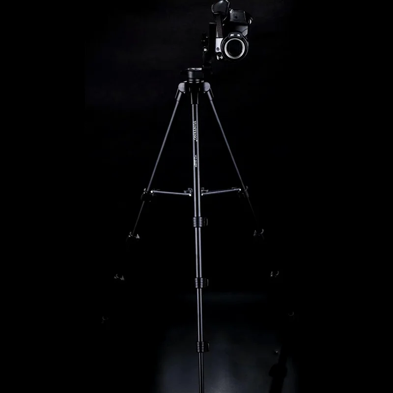 YUNTENG 520 Tripé Ajustável em Altura de 43 - 125cm com Cabeça Panorâmica 3D para Câmera e Smartphone