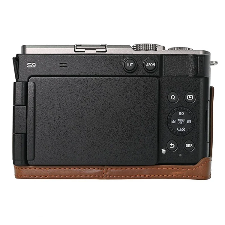 Für Panasonic Lumix S9 Kameragehäuse aus PU-Leder mit halboffener Abdeckung mit Batteriefach unten - Kaffee