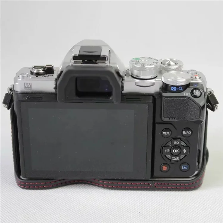 Für Olympus OM-D E-M10 Mark III Kameramameras PU Leder Halbe Abdeckung Mit Batterie Öffnungs Unten - Schwarz