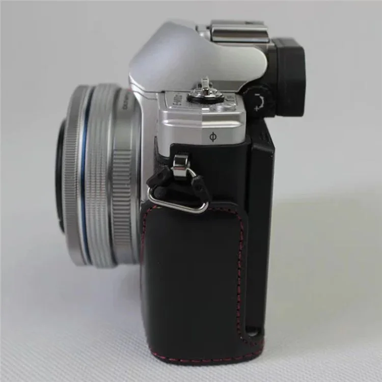 Für Olympus OM-D E-M10 Mark III Kameramameras PU Leder Halbe Abdeckung Mit Batterie Öffnungs Unten - Schwarz