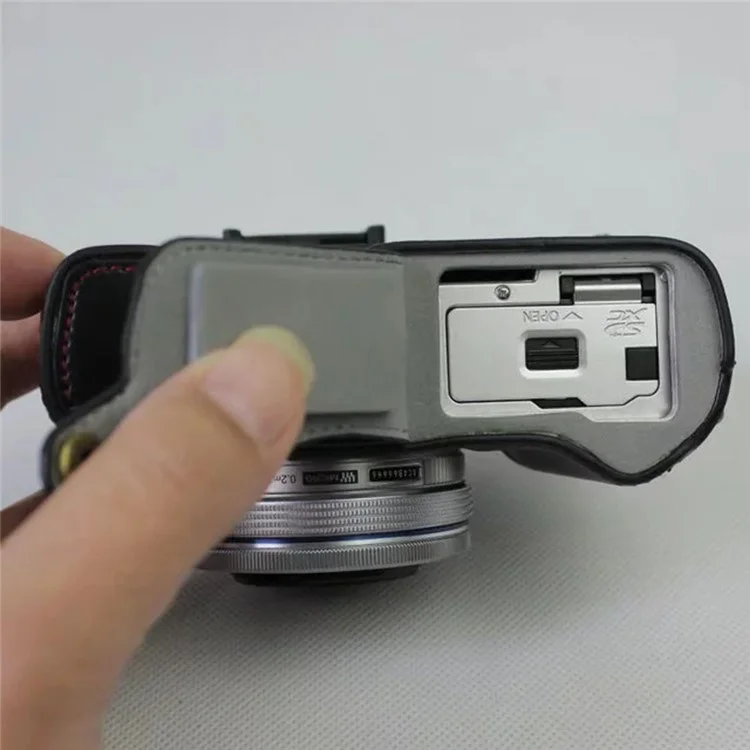 Für Olympus OM-D E-M10 Mark III Kameramameras PU Leder Halbe Abdeckung Mit Batterie Öffnungs Unten - Schwarz