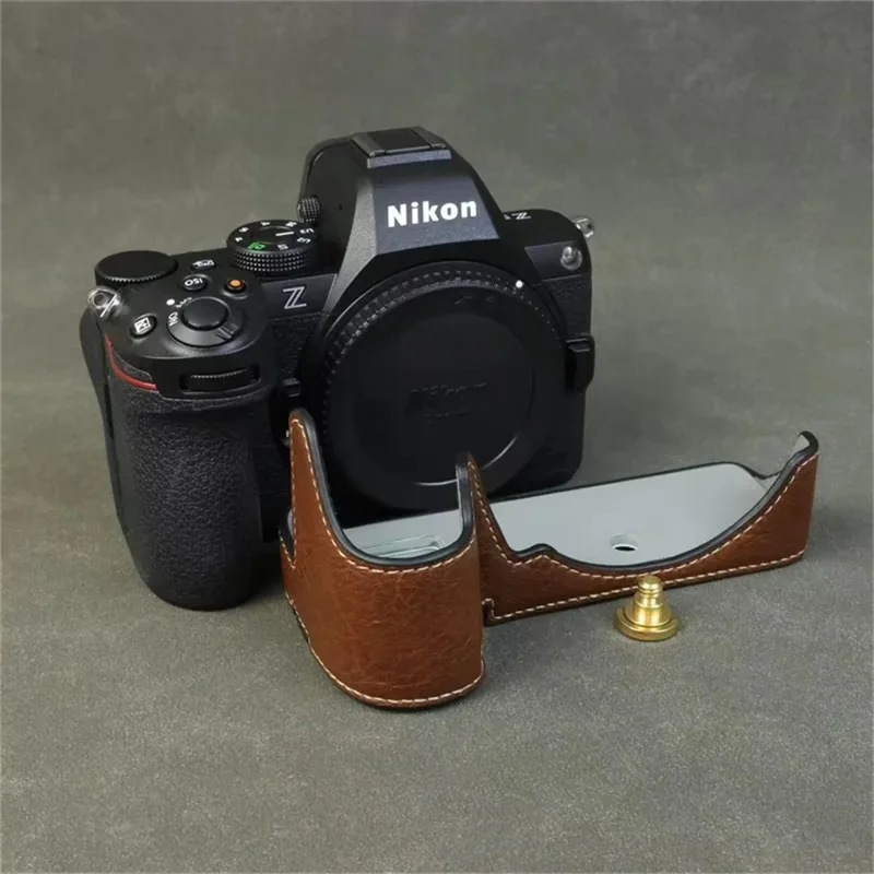 غطاء خلفي جزئي من جلد البولي يوريثان بنسيج الجاموس لهاتف Nikon Z 50 II مع فتحة في الأسفل للبطارية - كحلي