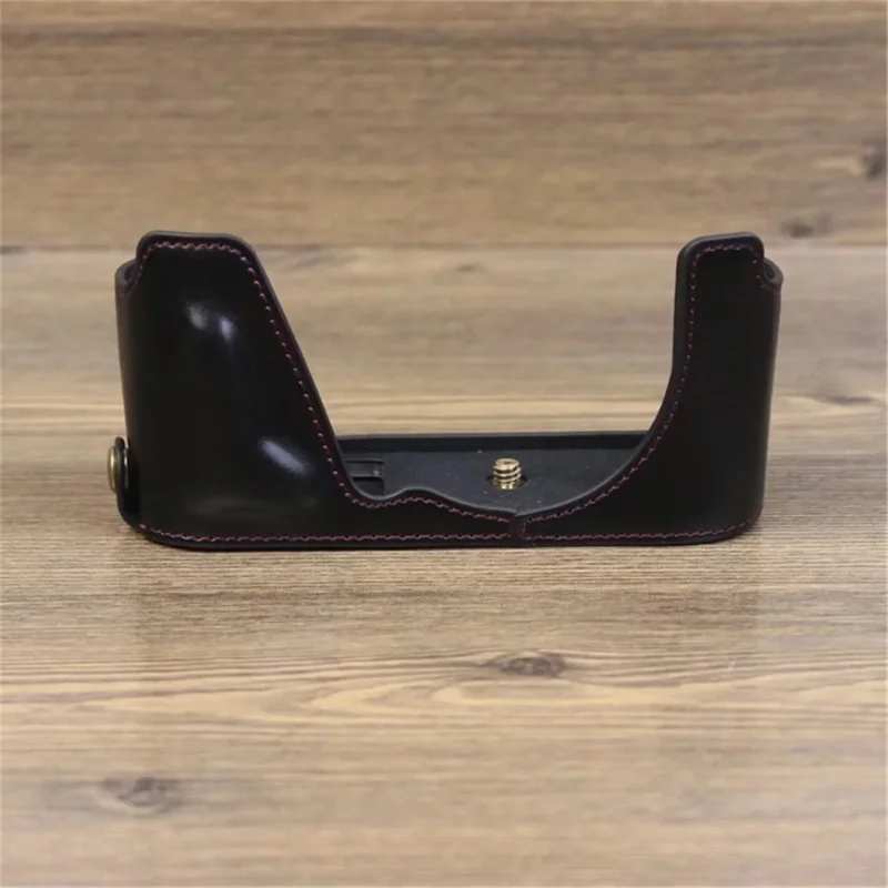 غطاء خلفي واقٍ جزئي من جلد البولي يوريثان الصناعي للبطارية لهاتف Leica CL - أسود