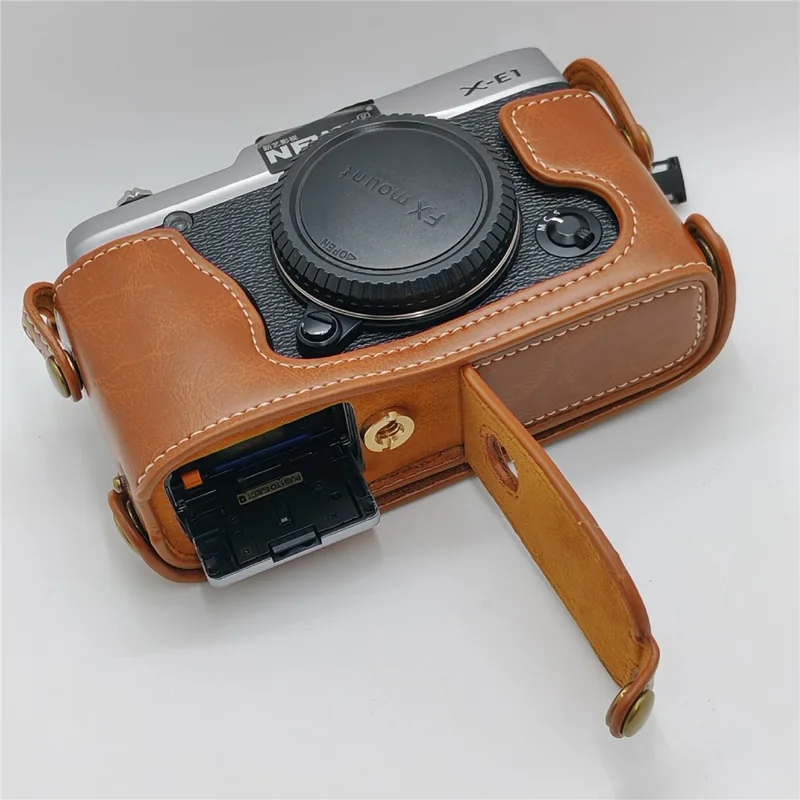 حالة كاميرا من جلد البولي يوريثان لجهاز Fujifilm X-E2 / X-E1، غطاء نصف كم مع واقي شاشة، وفتحة تثبيت على الحامل الثلاثي وحزام معصمي - بني