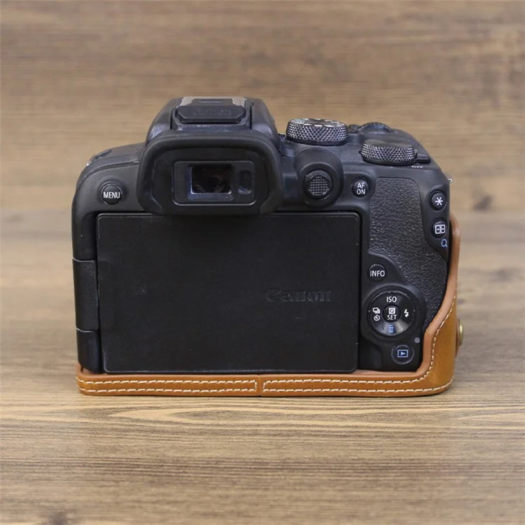 Для Canon EOS R10 PU Кожаная Противоязовая Камера Нижняя Крышка с Большим Дизайном Отверстия Защитная Полдня Корпус - Коричневый