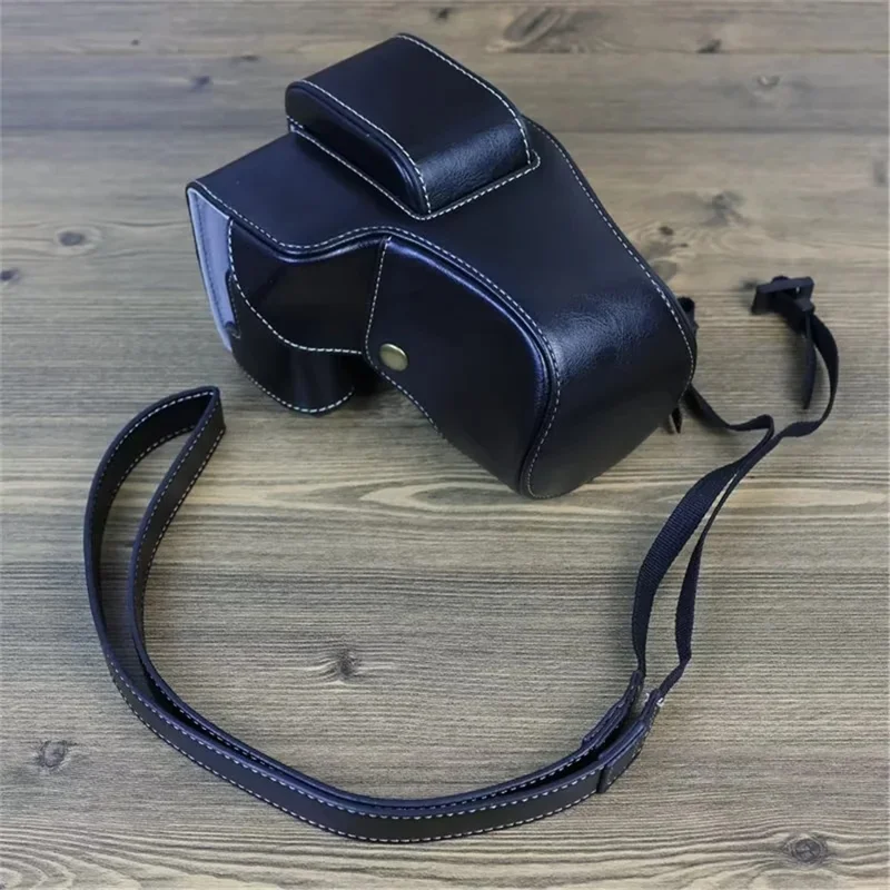 Camera Bag for Canon EOS 200D / 250D(200D II), Retro PU Leather Digital Camera Anti-scratch Protective Cover with Shoulder Strap - Black