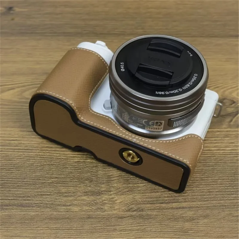 Til Sony ZV-E10 PU-læder kamerataske, halv krop, kradssikker beskyttelsesdæksel - Khaki