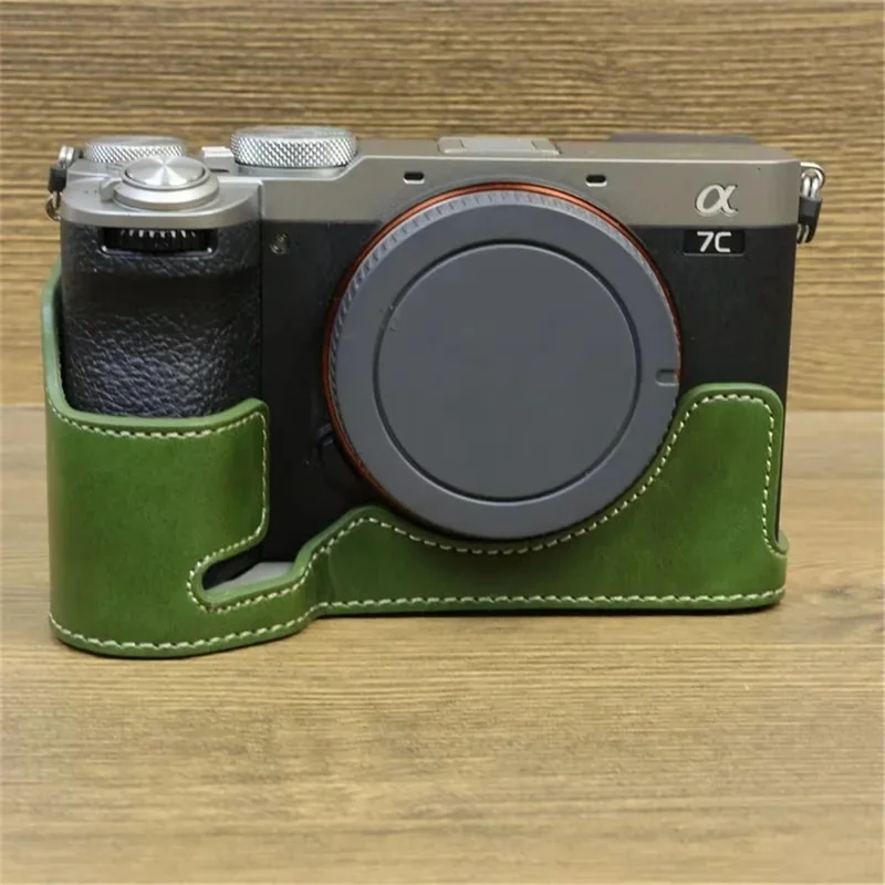 Für Sony A7C II / A7CR PU-Leder Kamerabodenabdeckung mit Schraubdesign Halbkörpergehäuse Anti-Kratz-Schutz – Grün