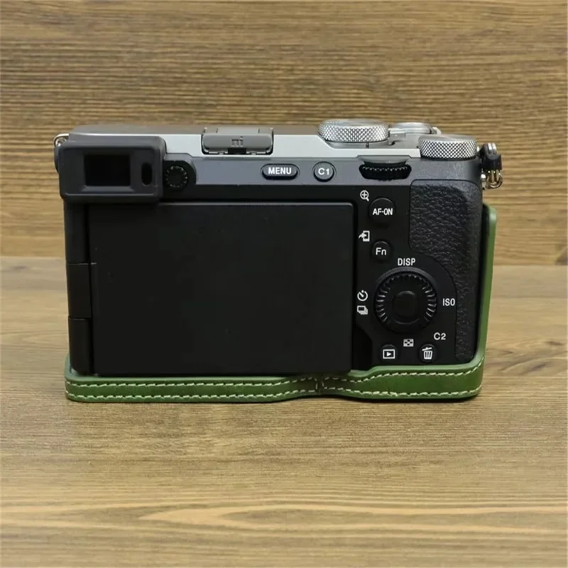 Für Sony A7C II / A7CR PU-Leder Kamerabodenabdeckung mit Schraubdesign Halbkörpergehäuse Anti-Kratz-Schutz – Grün