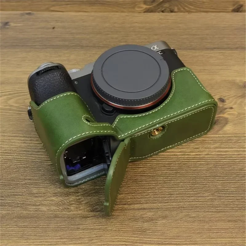 Für Sony A7C II / A7CR PU-Leder Kamerabodenabdeckung mit Schraubdesign Halbkörpergehäuse Anti-Kratz-Schutz – Grün