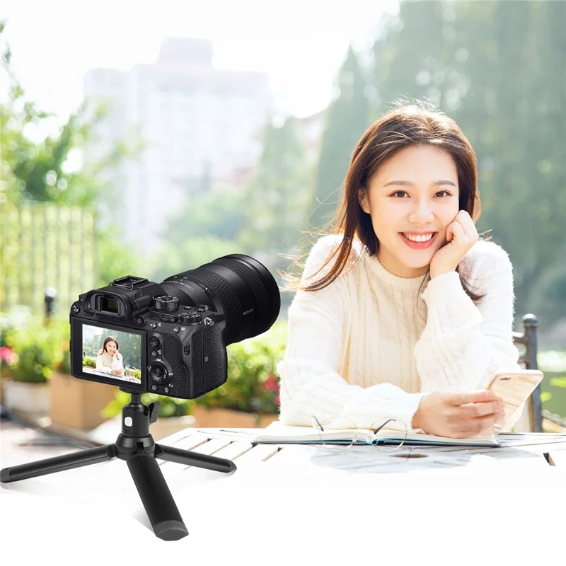 PULUZ PU3092B Mini Ball Head Screw Tripod Mount with 1 / 4 Inner Screw 360 Degree Rotating Base Adapter for DSLR Cameras