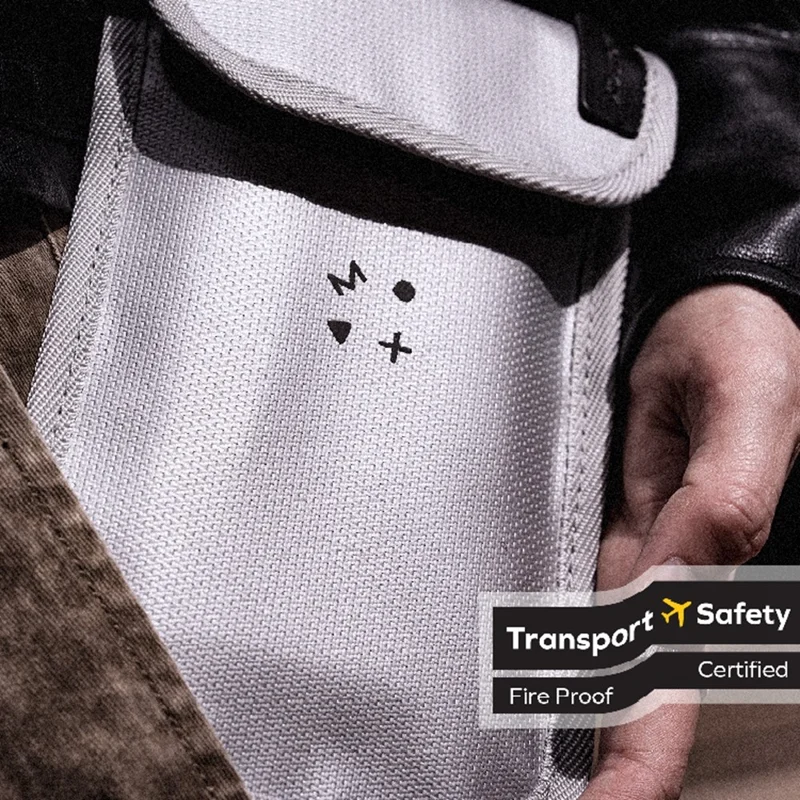 MOMAX SR52 1-World Airliner brandbevist opbevaringstaske 218 x 125 mm, ildfast vandtæt pose til elektronik/rejser