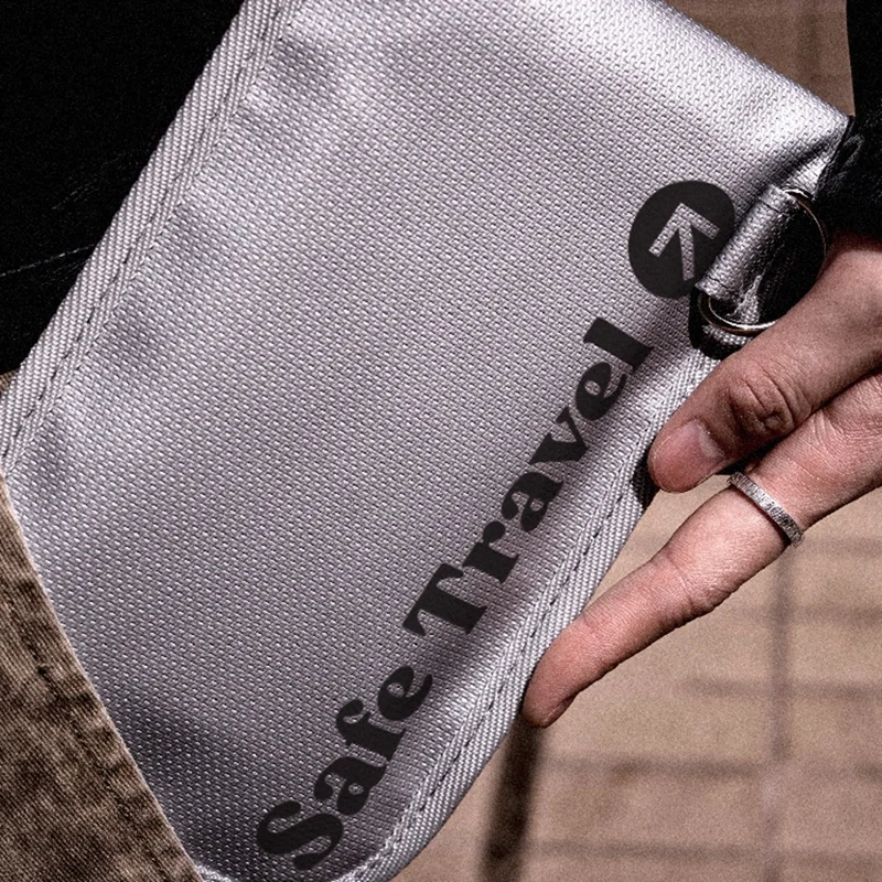 MOMAX SR52 1-World Airliner brandbevist opbevaringstaske 218 x 125 mm, ildfast vandtæt pose til elektronik/rejser