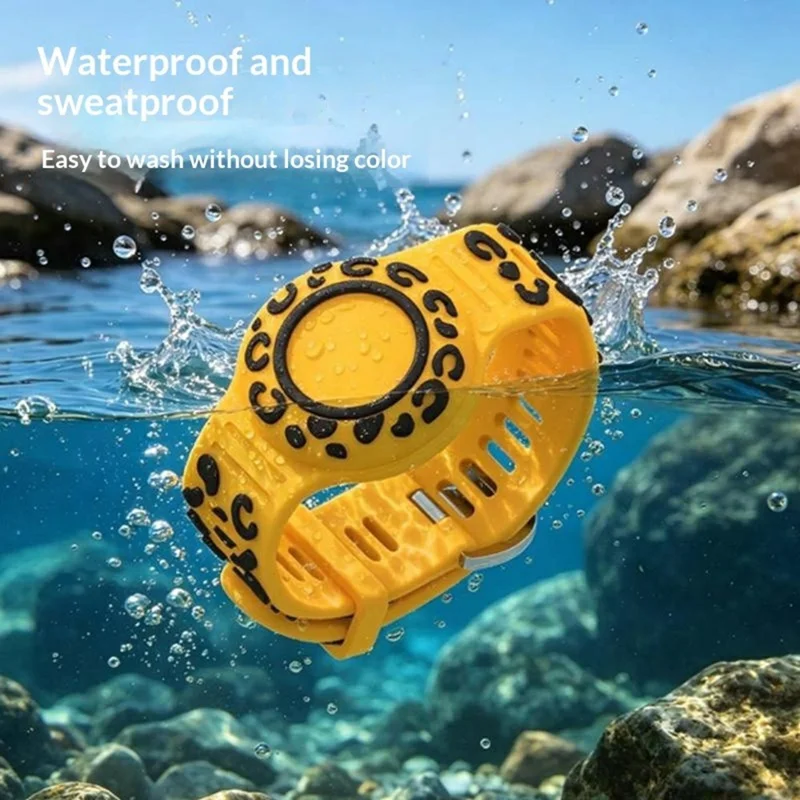 Silicone Band for AirTag (2nd Generation) / AirTag Cartoon Waterproof Wristband Tracker Protective Case - Leopard Print
