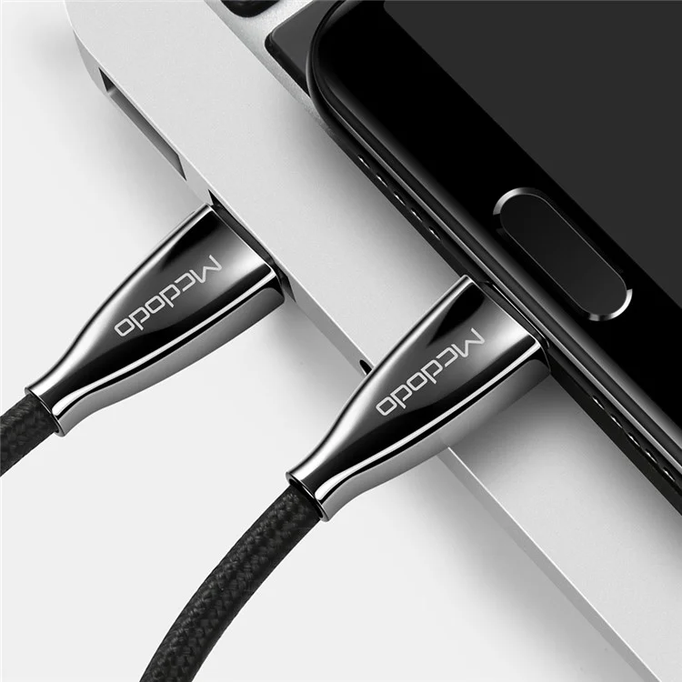 Câble de charge rapide MCDODO en nylon tressé de 2 m de type C vers type C pour iPhone 15 Série, Samsung, Huawei, HTC - Noir