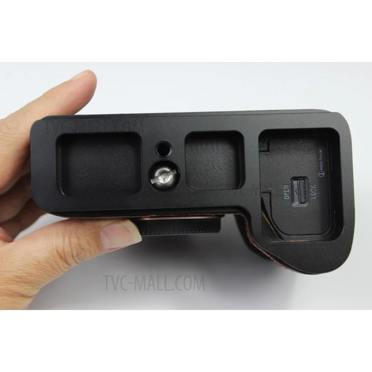 Capa Genuine Leather Half Case para Sony A7R4 / A9 II - Marrom