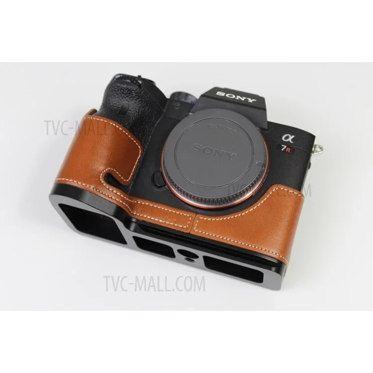 Capa Genuine Leather Half Case para Sony A7R4 / A9 II - Marrom