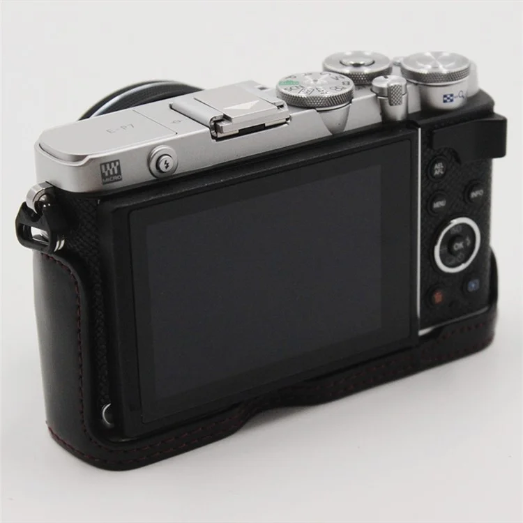 Capa de Proteção de Couro PU com Abertura para Bateria para a Câmera Olympus PEN E-P7/EP7 - Preto