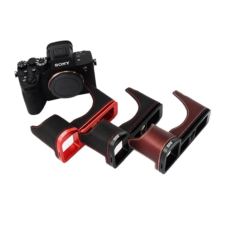 For Sony A7R4/A7M4 Quick Release Plate Metal + Genuine Leather Camera Protection Bottom Case Cover with Hand Strap - Black/Red Bottom