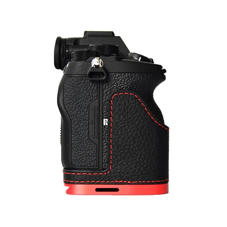 For Sony A7R4/A7M4 Quick Release Plate Metal + Genuine Leather Camera Protection Bottom Case Cover with Hand Strap - Black/Red Bottom