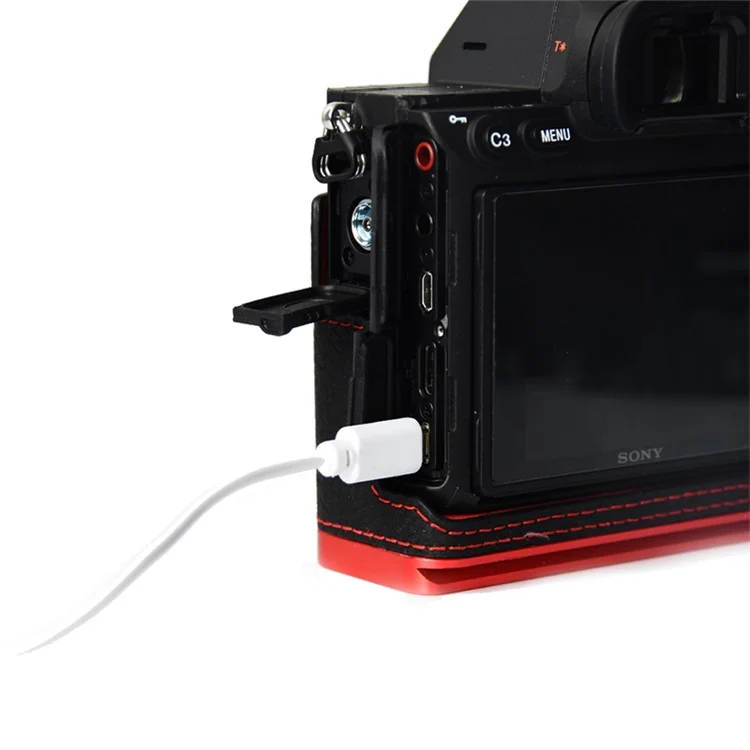For Sony A7R4/A7M4 Quick Release Plate Metal + Genuine Leather Camera Protection Bottom Case Cover with Hand Strap - Black/Red Bottom