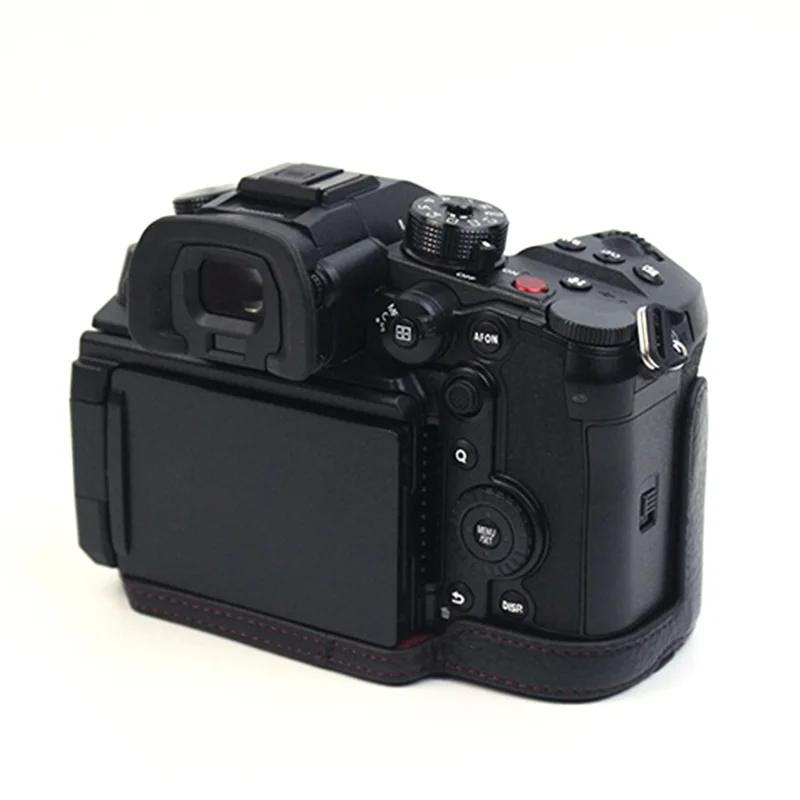 Für Panasonic Lumix GH6/DC-GH6GK Echte Lederkamera Bottom Case Schutzhälfte Mit Batterieöffnungsdesign - Schwarz