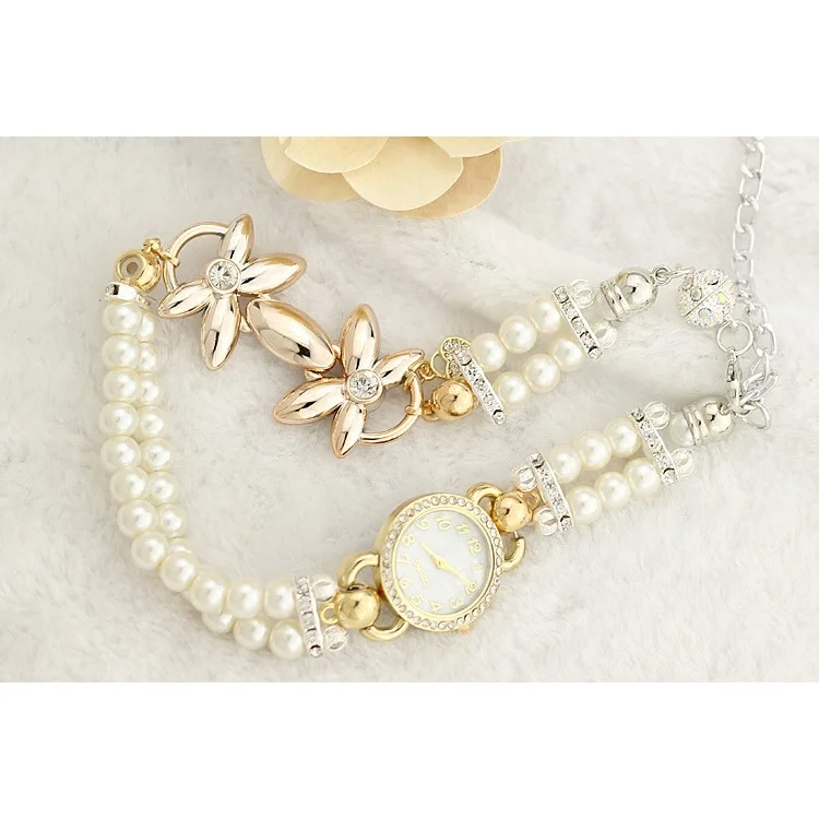 Pearl Rhinestone Flower Style Bracelet Women Quartz Watch with Magnetic Snap - Beige