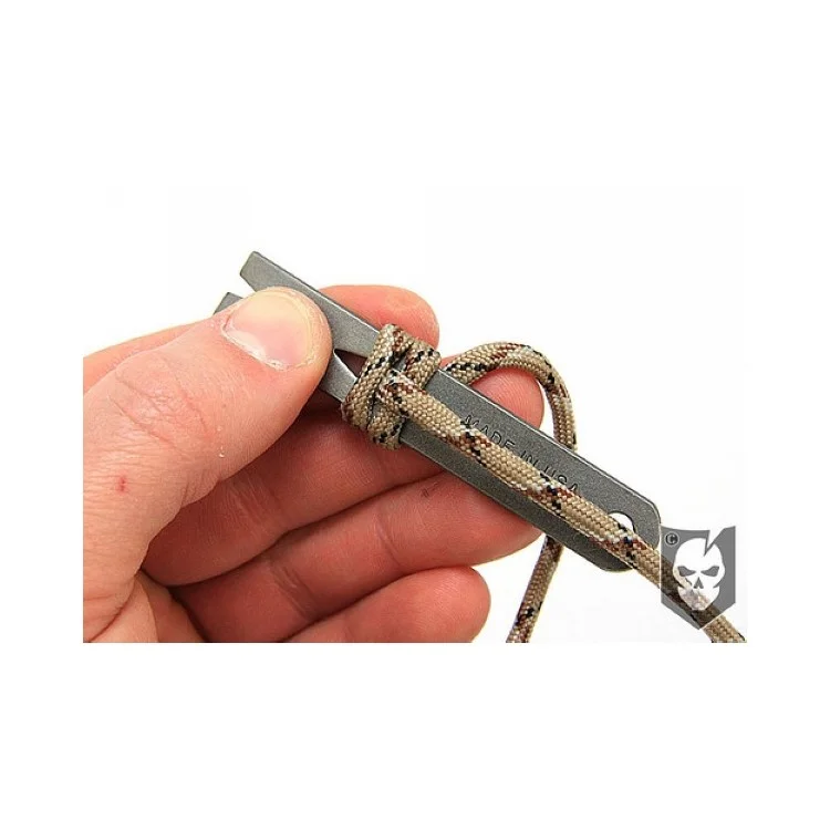 AOTU Portable Stainless Steel Crowbar Pry Bar Keychain Survival Kit (1 Piece)