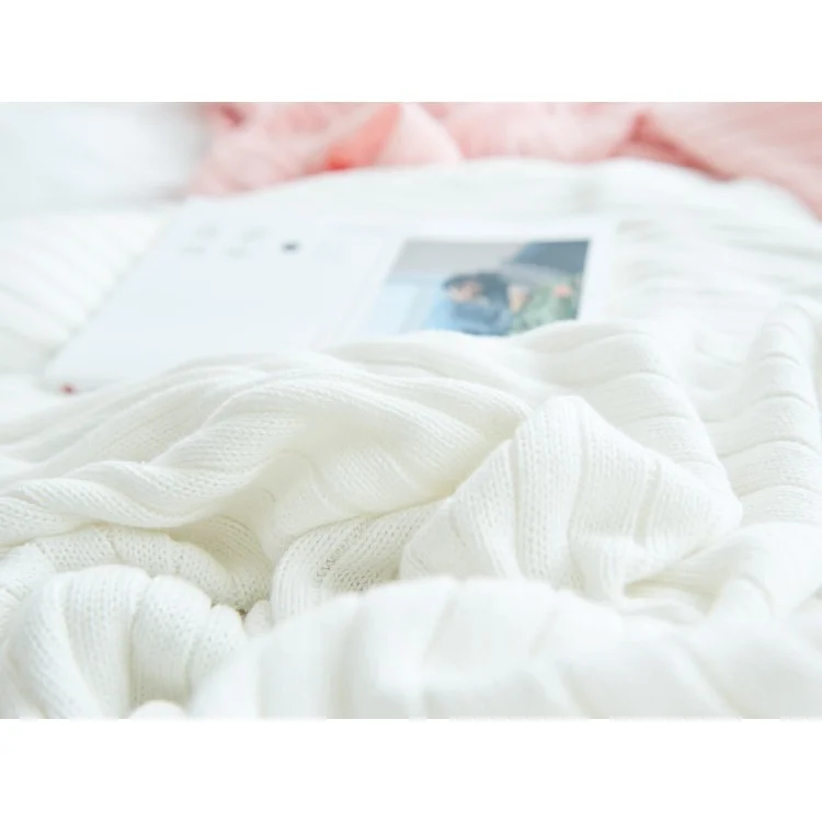 Pure Cotton Soft Warm Knitted Blanket with Puffy Balls, Size: 150 x 200cm - White
