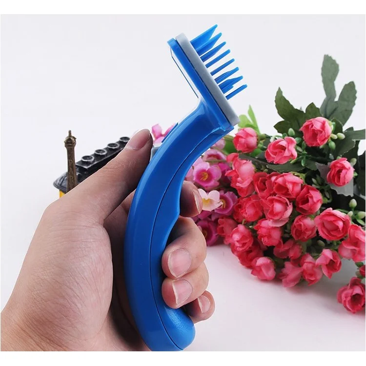 Soft Comfortable Plastic Brush for Pets - S