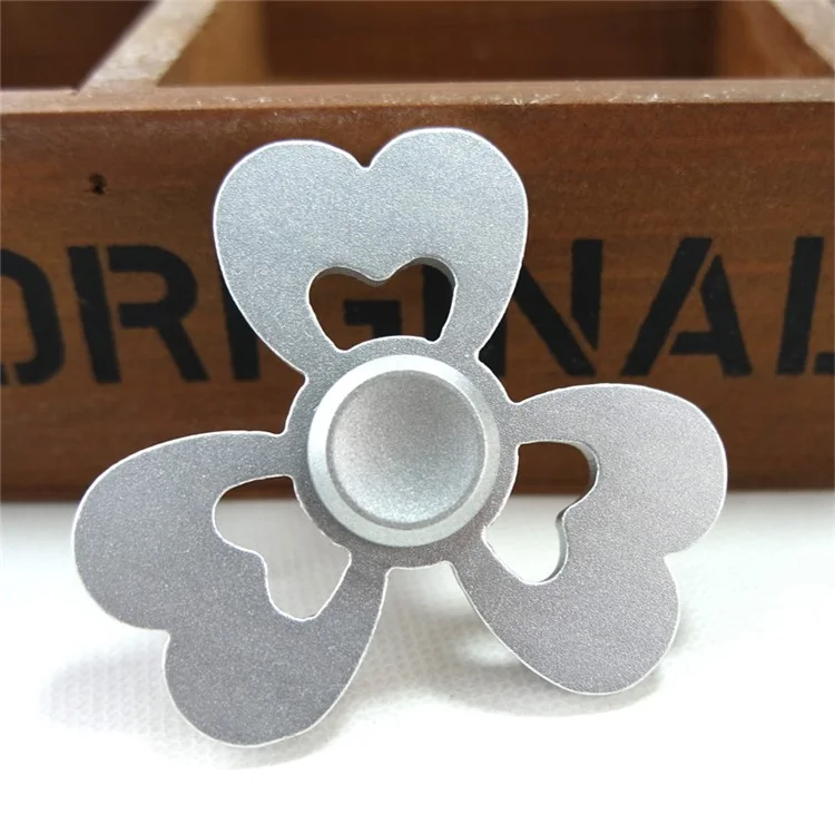 Heart Pattern Aluminum Alloy Tri-Spinner Fidget Hand Spinner EDC Toy for ADHD Anxiety and Boredom - Silver Color