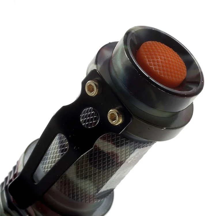 XLD-006G Outdoor CREE LED Flashlight 10W 1100LM 200m Light Range - Army Green Camouflage