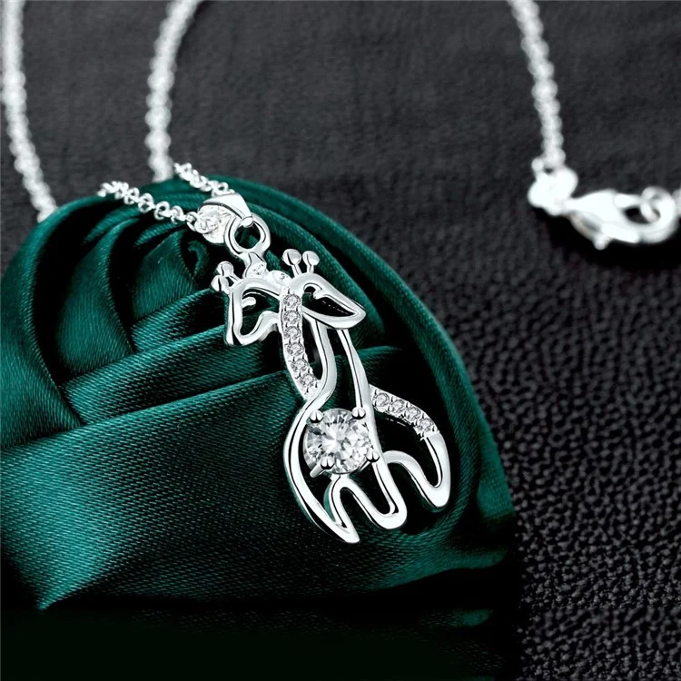 Trendy Silver Plated Zircon Lovely Giraffes Shaped Pendant Necklace Women Jewelry