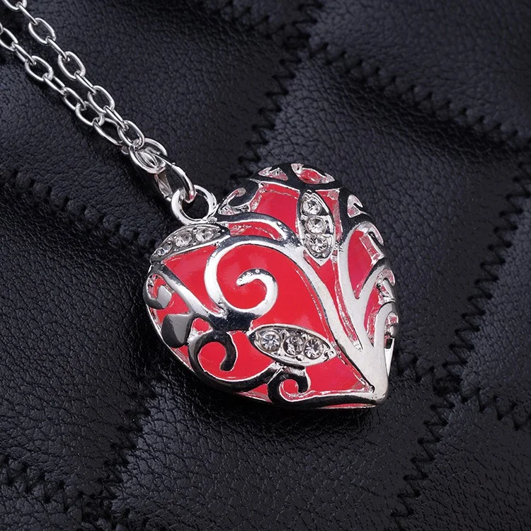 Luminous Hollow Heart Shaped Pendant Crystal Decor Plated Necklace Chain for Women - Red