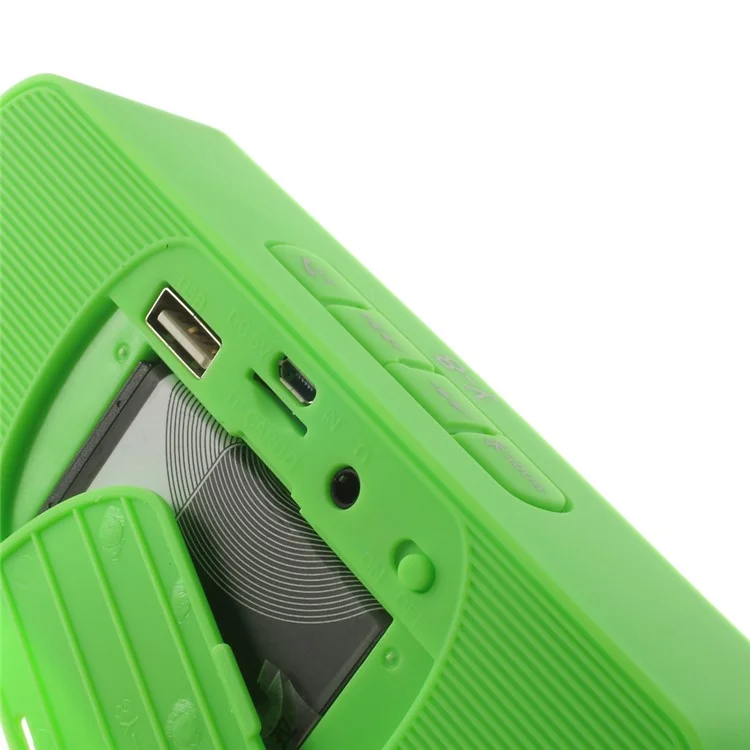 Green Y8 Portable Super Bass Bluetooth Speaker with MIC Support FM / U Disk / TF Card / AUX-input